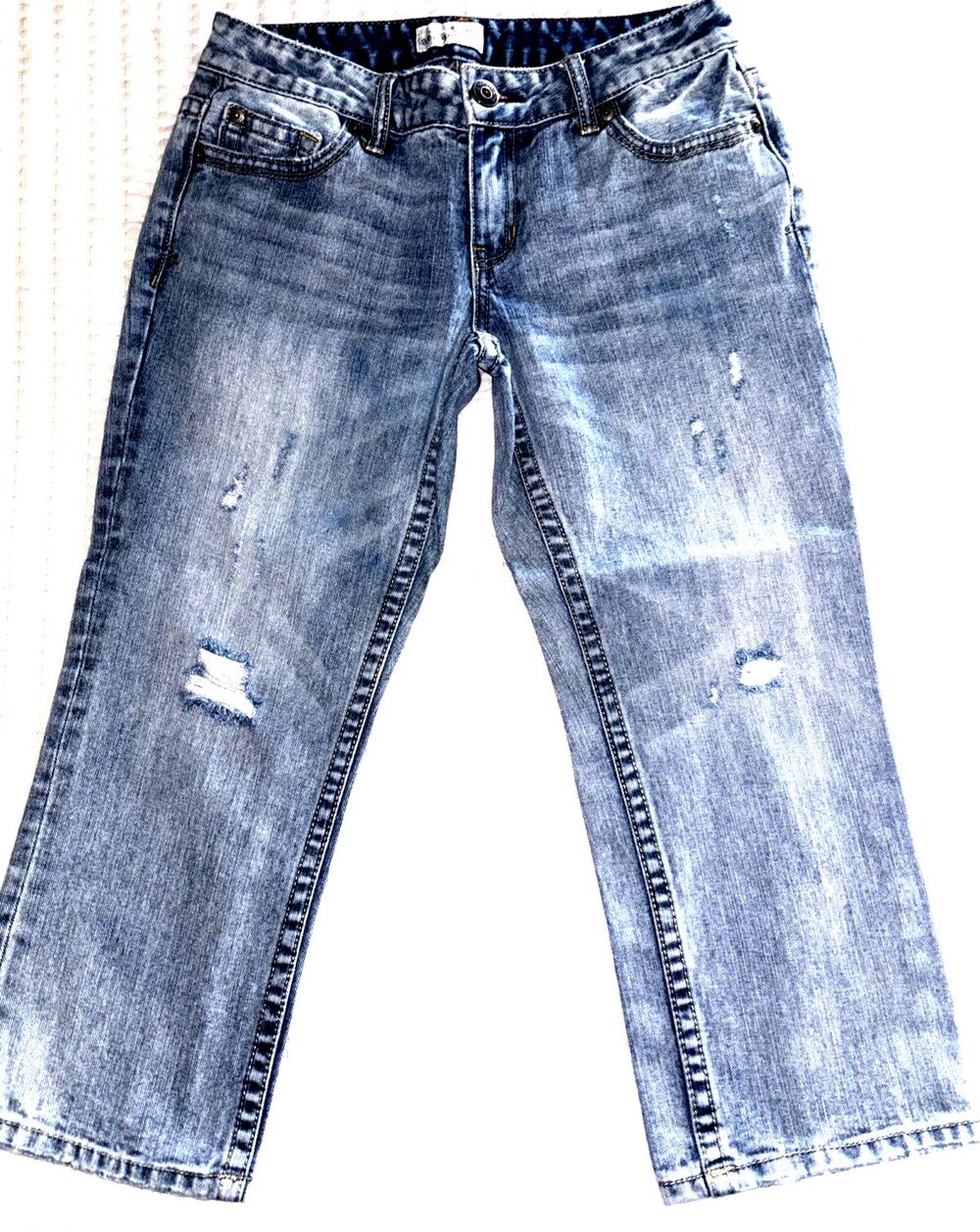 Aeropostale Jeans Size 3/4 Women's Regular Size Blue Denim Cropped Distressed
